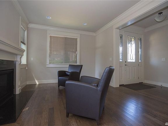3rd image of 2416 98th Ave NE