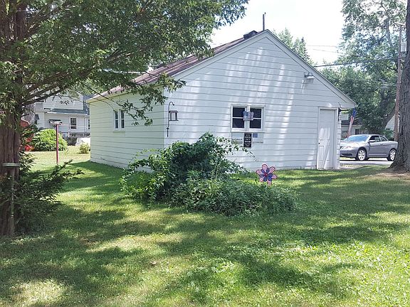 Side 2 car garage