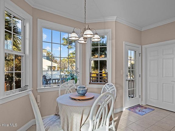 2nd image of 120 Plantation Cir