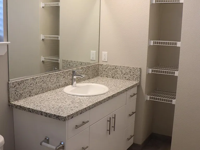 1306 Roycroft Ln #B — Photo 8