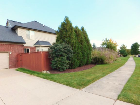 4th image of 47634 Burlingame Dr