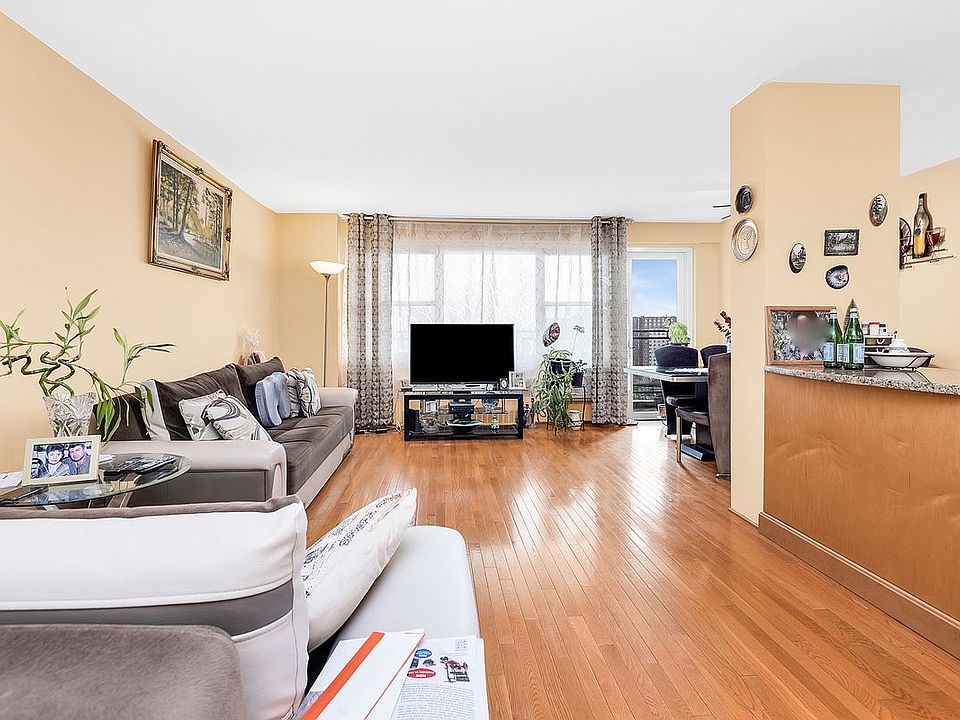 1st image of 2928 W 5th St #16E