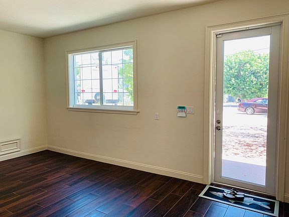 3rd image of 260 Lincoln Ave