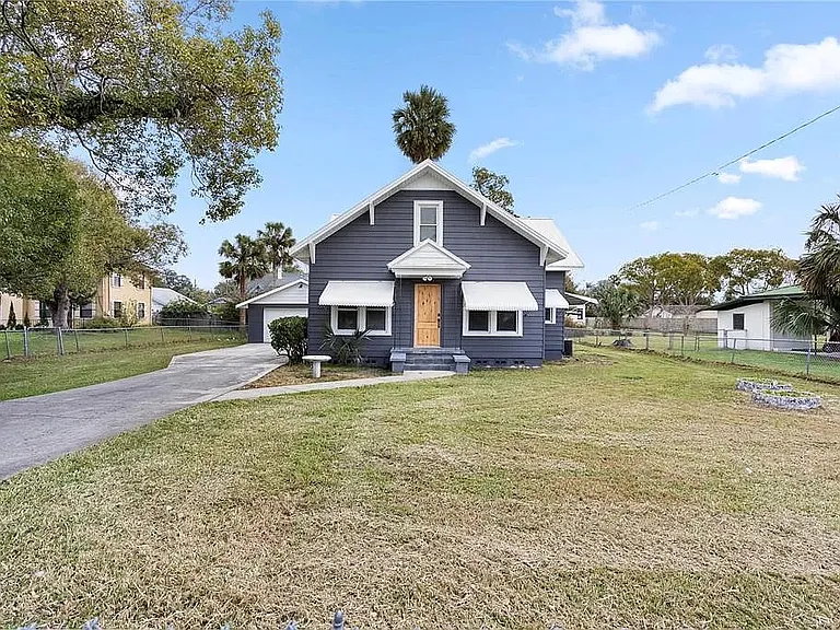 119 Leon Ave — Photo 2