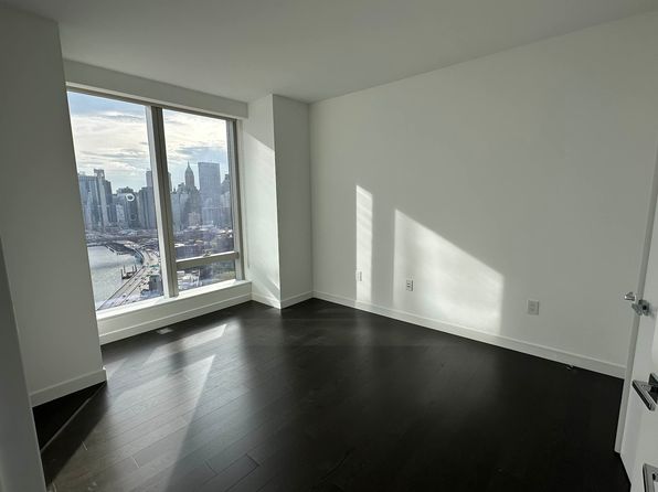 1 Manhattan Sq UNIT 35M