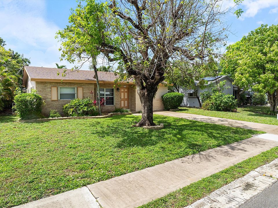 1st image of 22707 SW 64th Way