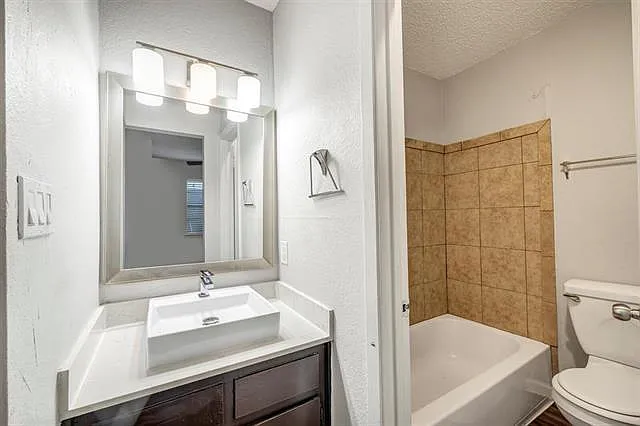 4314 Gillis St #105 — Photo 10