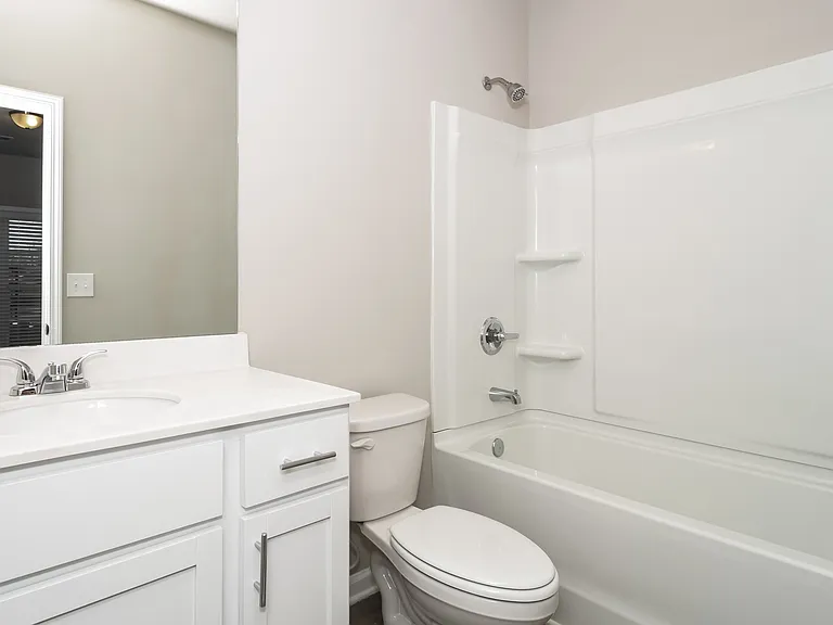 552 Elliston Pl — Photo 12