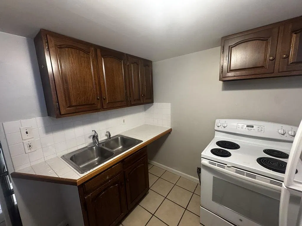 3973 Hemphill Way — Photo 3