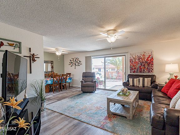 4th image of 840 N Camino De Luz