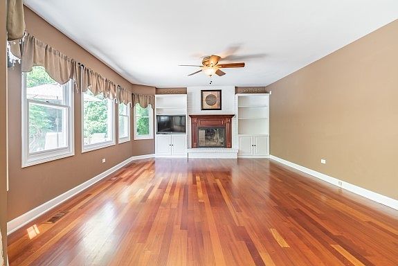 4th image of 1960 Beechwood Ave