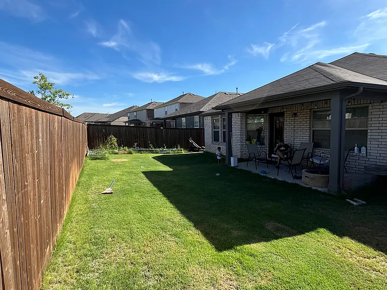 8709 Heliotrope Ln — Photo 40