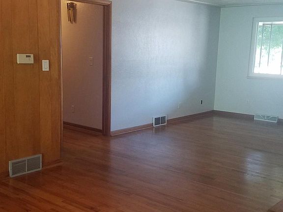 5th image of 1232 Linden St