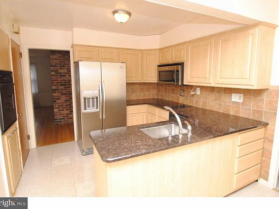 5th image of 3400 S Rockfield Dr