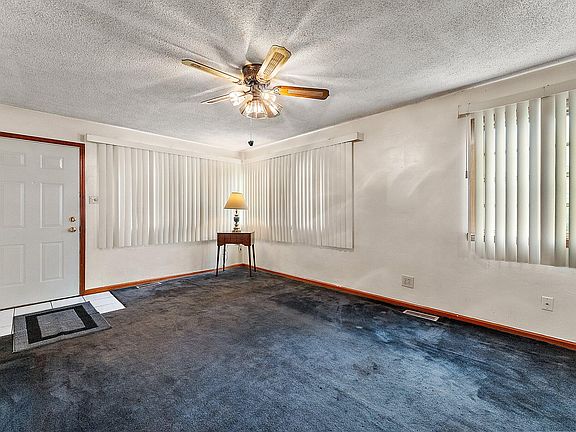 3rd image of 1009 W 42nd Ave