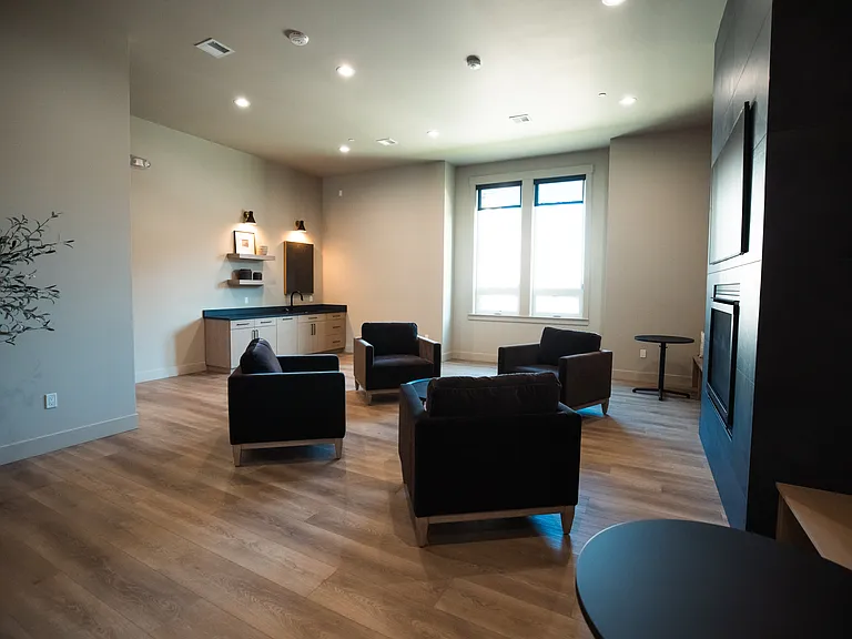 Eastpark Apartment Homes — Photo 4
