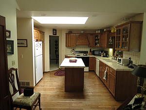 5th image of 6964 Knollwood Ct