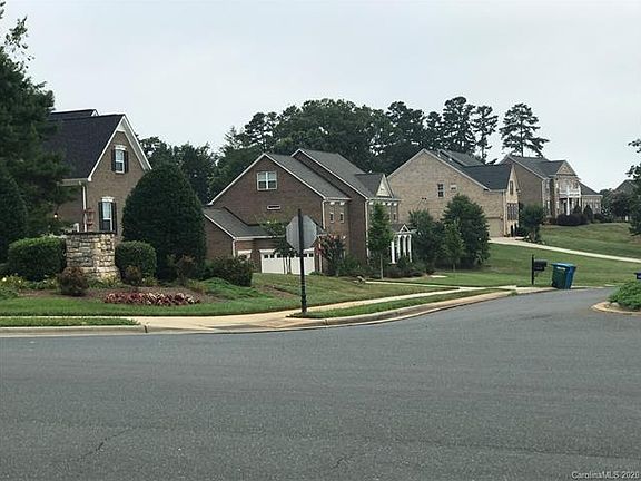 4th image of 8132 Castlestone Dr