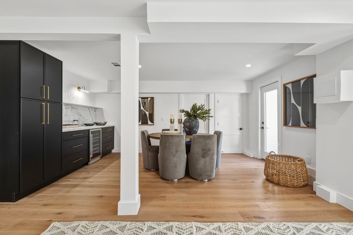 next background image