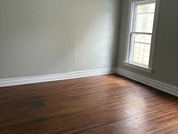 4th image of 130 Parkdale Ave Unit 3