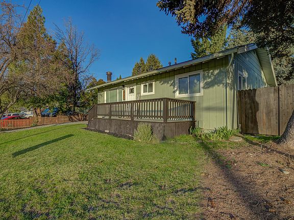 3rd image of 221 Wetzel Way