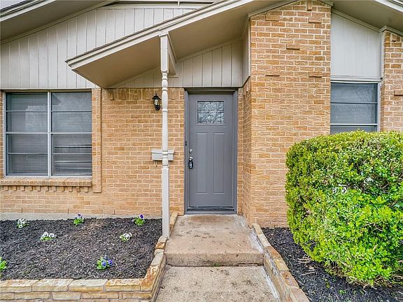 2nd image of 208 N Bernice Dr