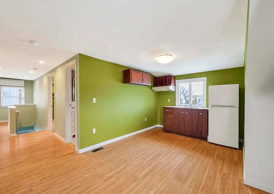 6 Arnold St #2