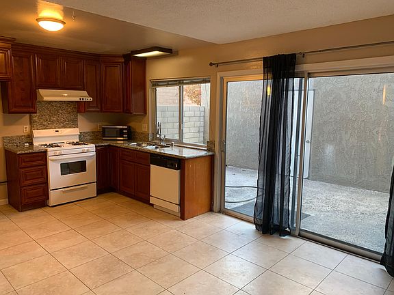 4th image of 751 Windwood Dr