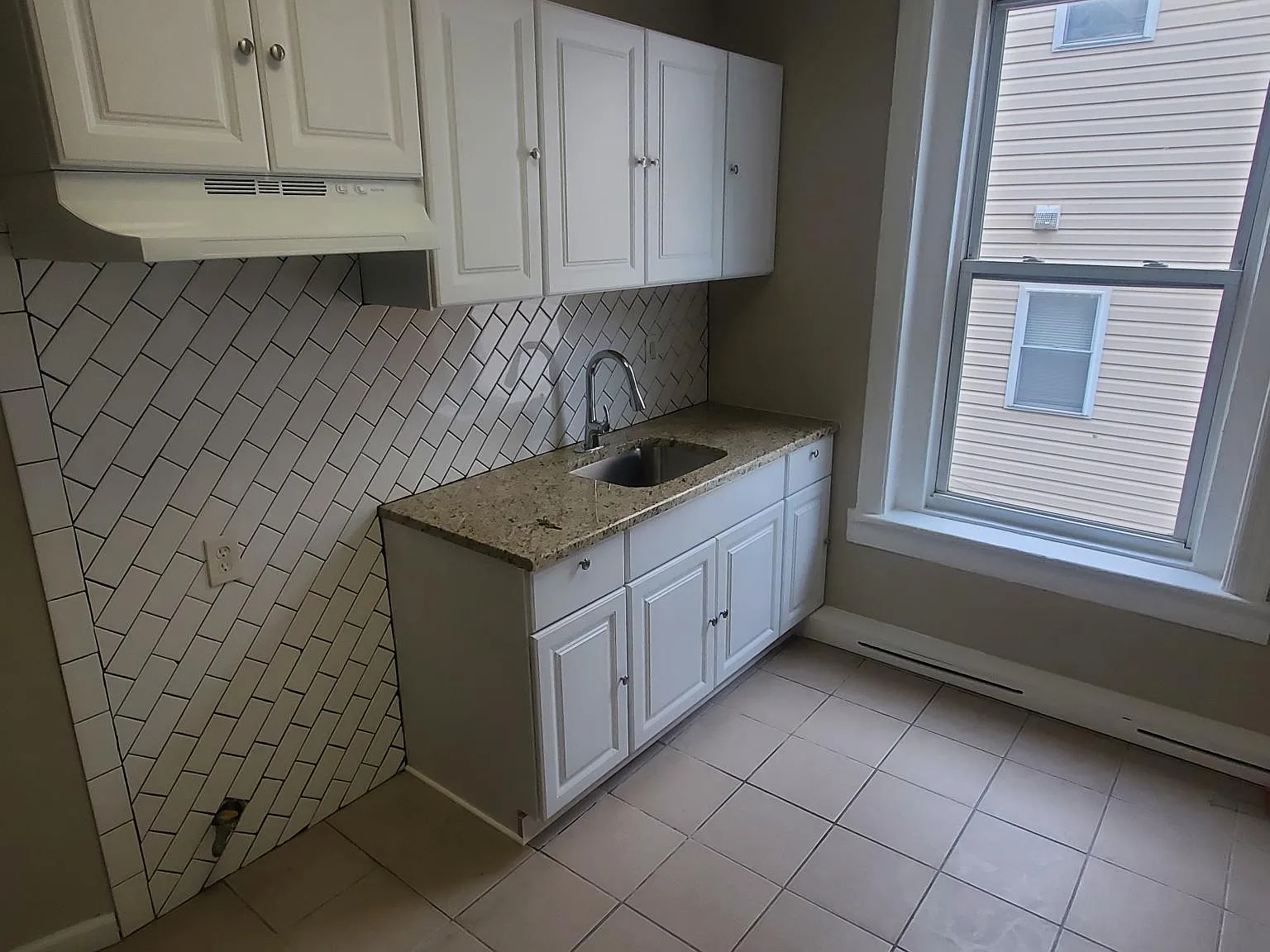 3 bed, $2,000 — Photo 1