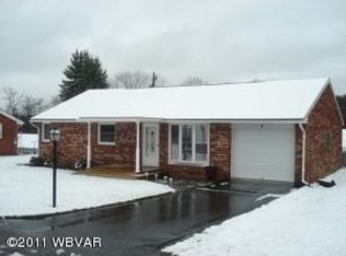 7 Magnolia Dr, Lock Haven, PA 17745