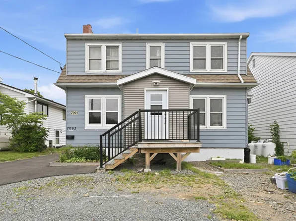 7091/7093 Bayers Rd, Halifax, NS B3L 2C5