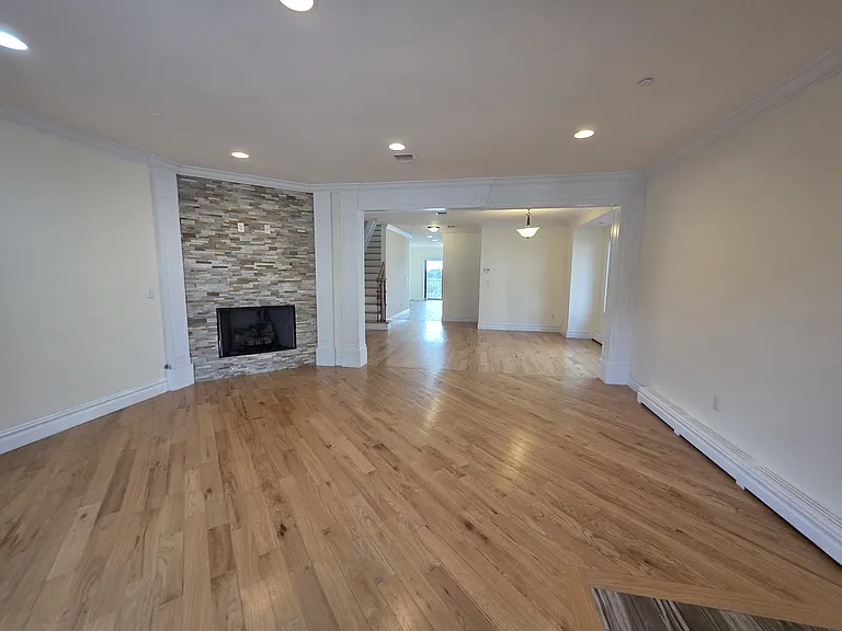 527 Roff Ave #B — Photo 7
