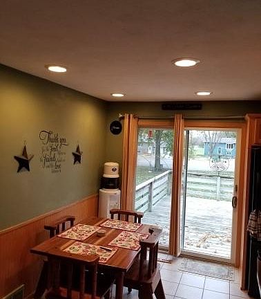 5th image of 2906 College Dr