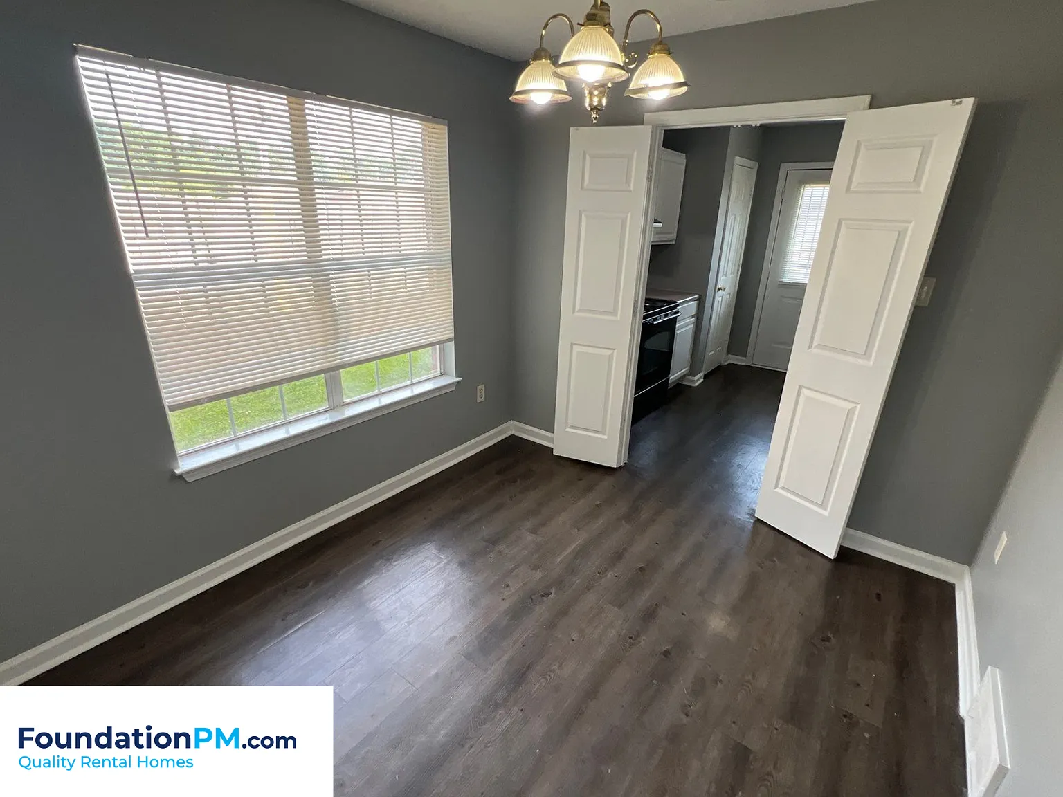 4529 Longtree Avenue - 1 — Photo 3