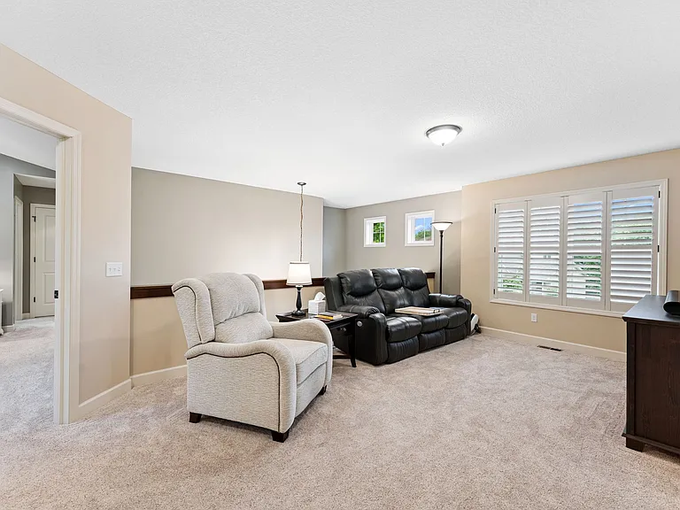 7473 Zanzibar Ln N — Photo 26