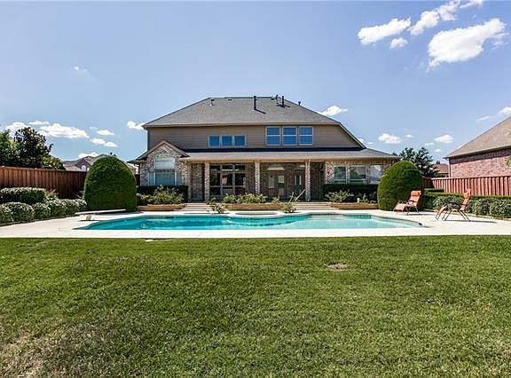2nd image of 3206 Walker Dr
