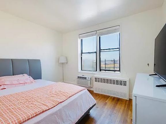 4th image of 92-29 Lamont Ave #7LL