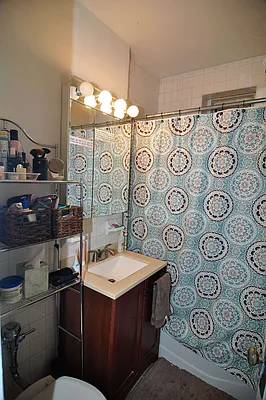 Sold by CENTURY 21 Sunny Gardens Realty, Inc. | media 33