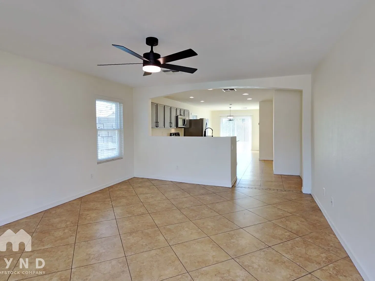 3 bed, 2.0 bath, 1413 sqft, $2,095 — Photo 2