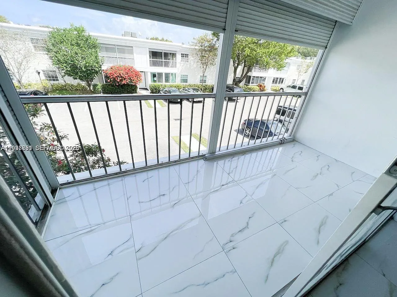 Bay Colony Club Condo — Photo 1