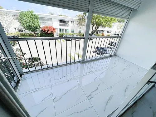 6395 Bay Club Dr #4 Photo 1