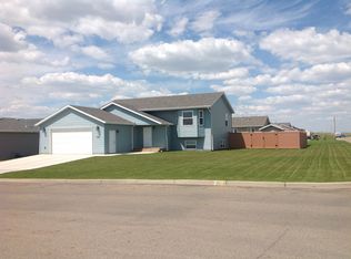 6260 Edgerly Lane, Lincoln, ND 58504