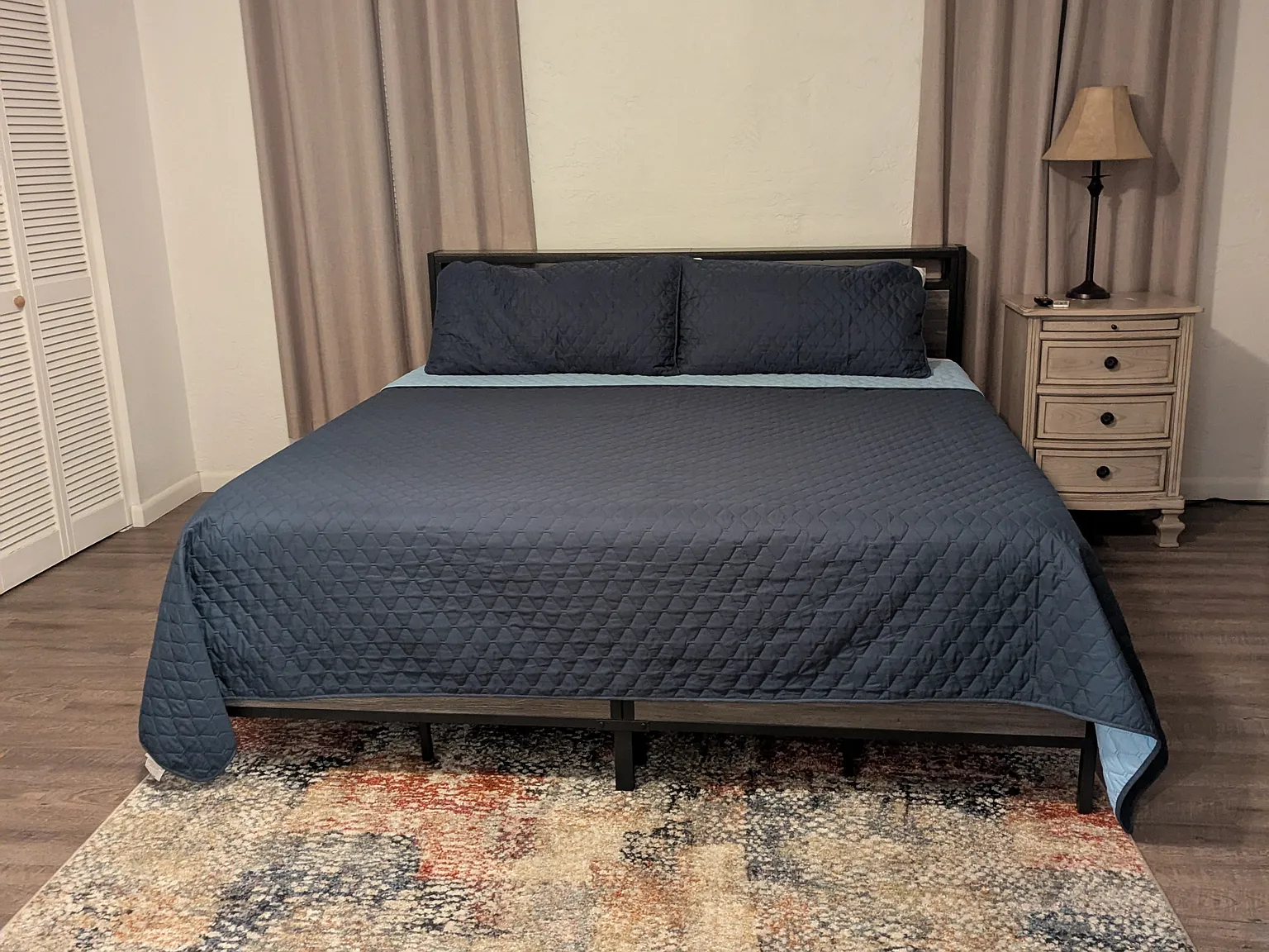 5 bed, 2800 sqft, $3,200 — Photo 4