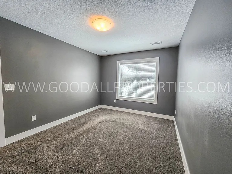 1306 Green Hills Dr — Photo 25