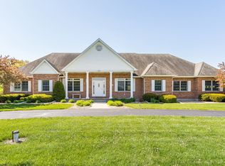 1686 Sunflower Dr S, Sycamore, IL 60178