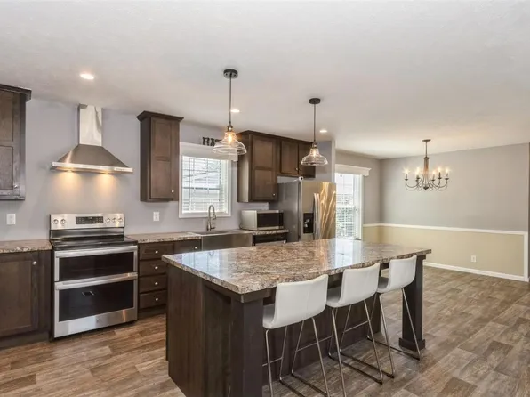 322 Mosswood Ln, Iowa City, IA 52246