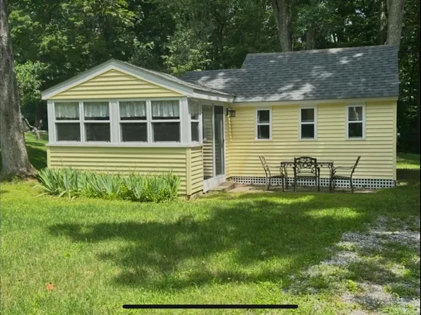 34 Gardner Lake Heights, Salem, CT 06420
