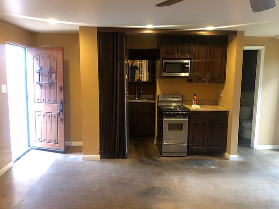 4th image of 207 Nieto Ave #B