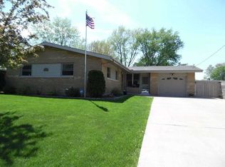 1509 Highwood Ave, Pekin, IL 61554