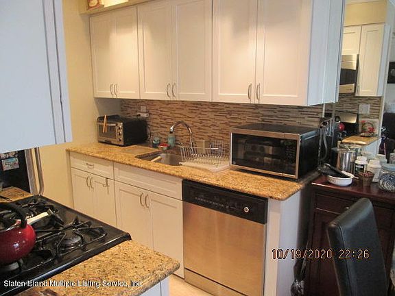 5th image of 623 Laconia Ave